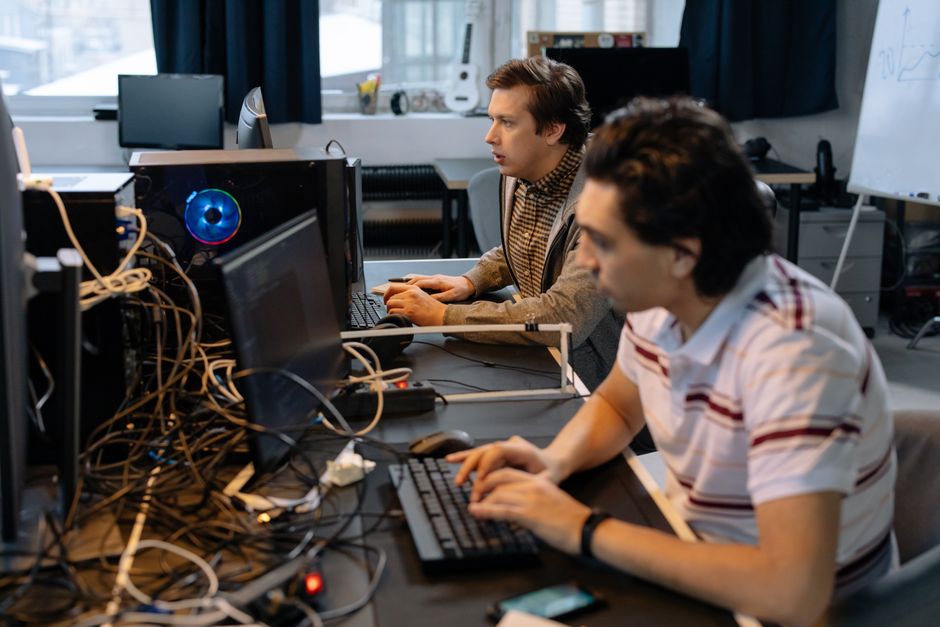 Teamarbeit im Kurs: Austausch und gemeinsames Lernen